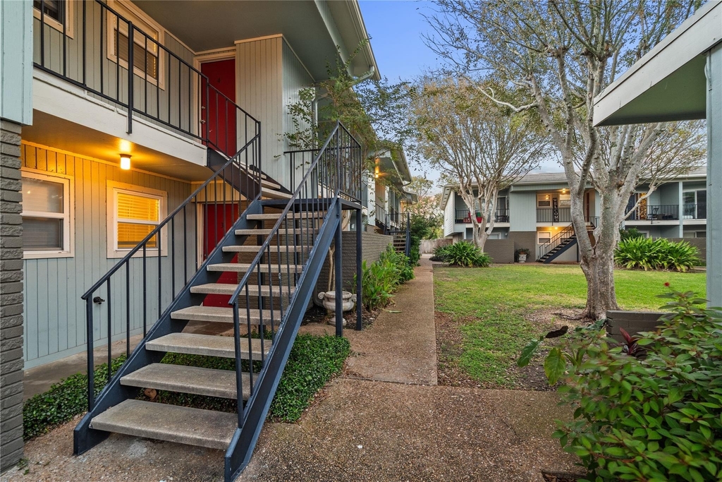 102 Strand Street - Photo 16