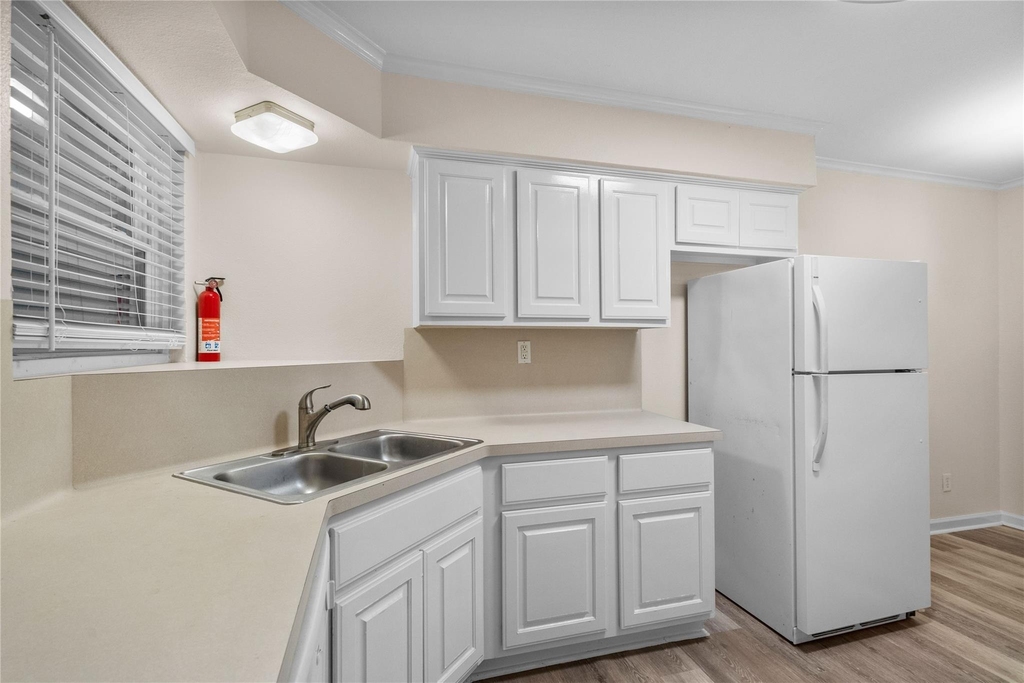 102 Strand Street - Photo 2