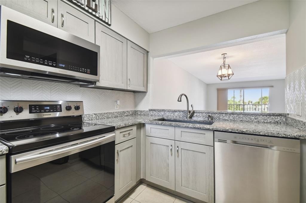 5557 Sea Forest Drive - Photo 10