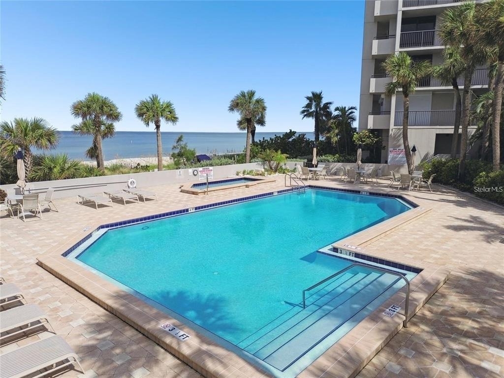 1600 Gulf Boulevard - Photo 0