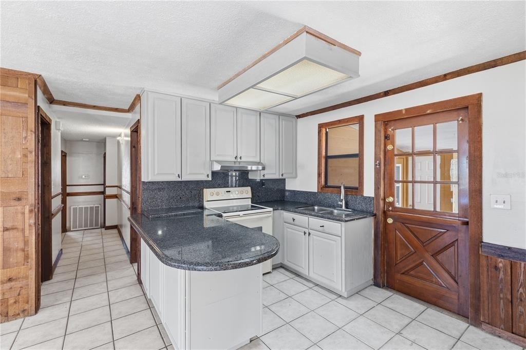 10301 Trail Ridge Lane - Photo 7