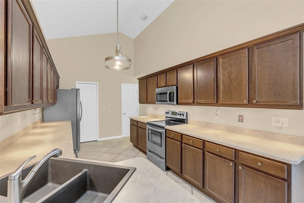 1422 Saffron Trail - Photo 11