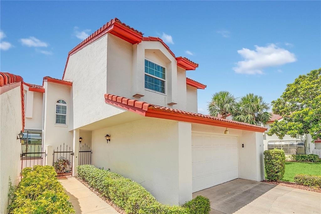 136 Florida Shores Boulevard - Photo 1