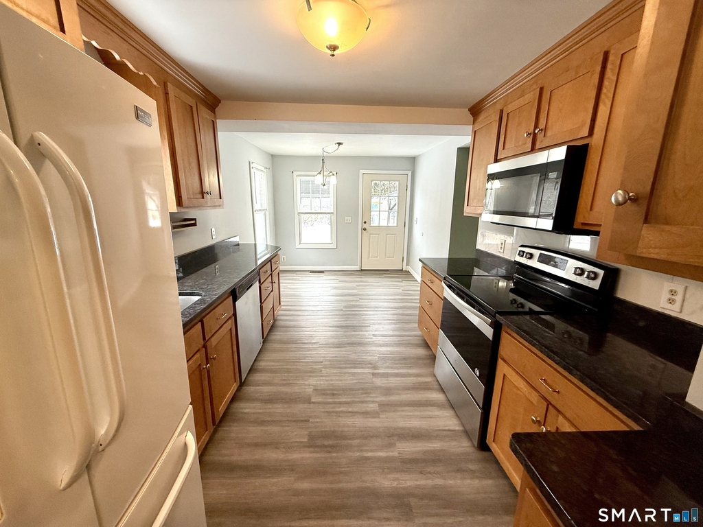 42 Wells Avenue - Photo 8