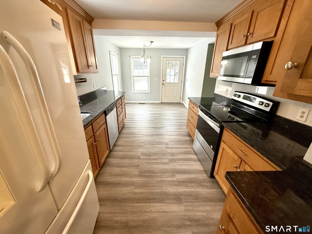 42 Wells Avenue - Photo 9