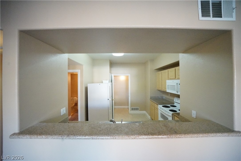 8000 W Badura Avenue - Photo 11