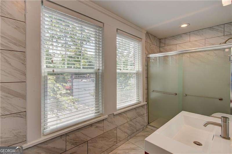 722 Ponce De Leon Court Ne - Photo 7