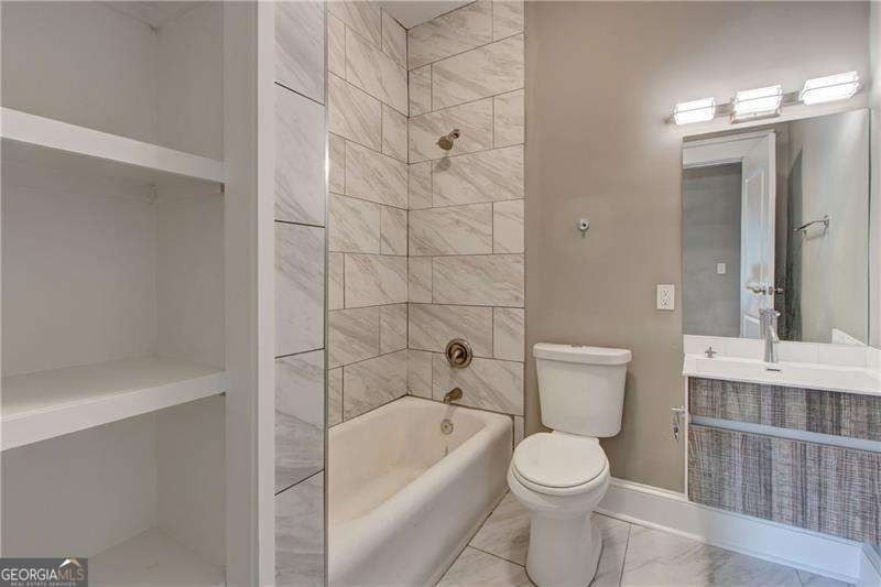 722 Ponce De Leon Court Ne - Photo 2