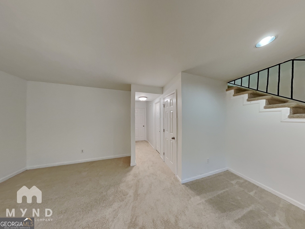 1963 Whitehall Forest Court Se - Photo 2
