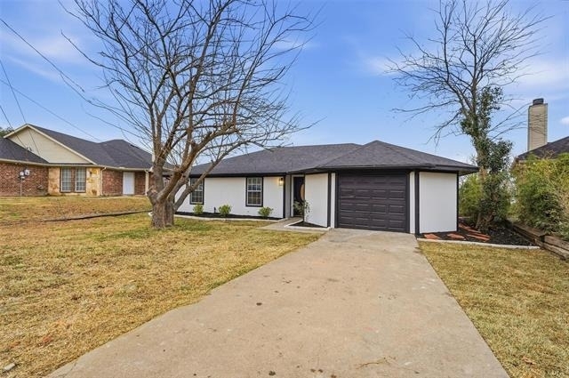763 Lakeside Drive - Photo 0