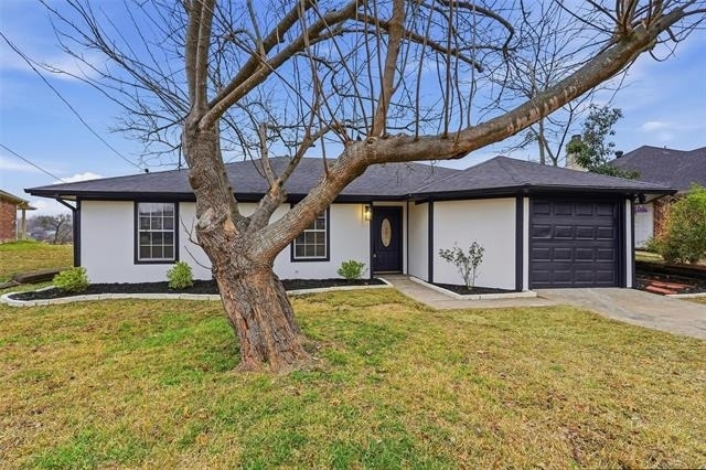 763 Lakeside Drive - Photo 2