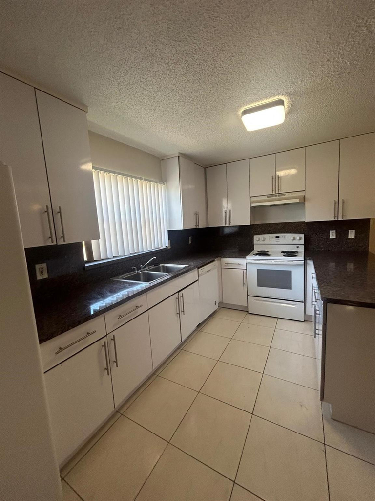 5821 Swordfish Court - Photo 0