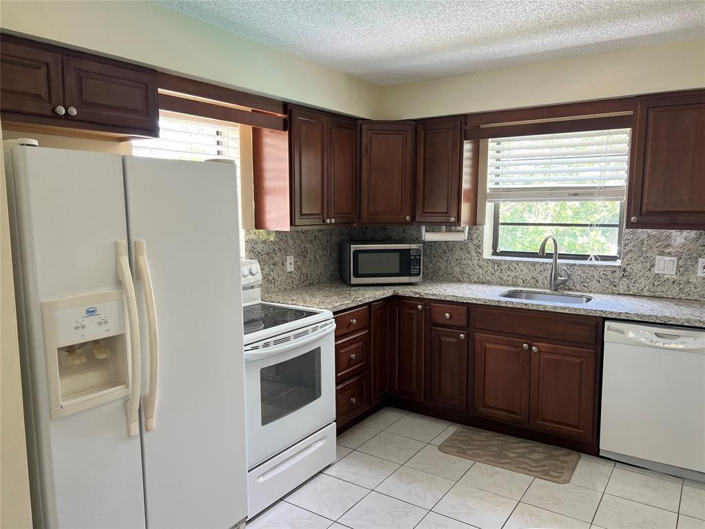 445 Se 21st Avenue - Photo 5