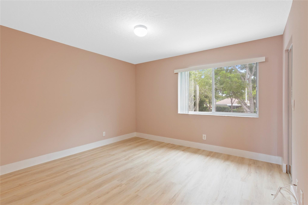 1186 Sw 44th Avenue - Photo 10
