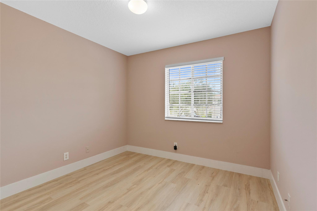 1186 Sw 44th Avenue - Photo 8