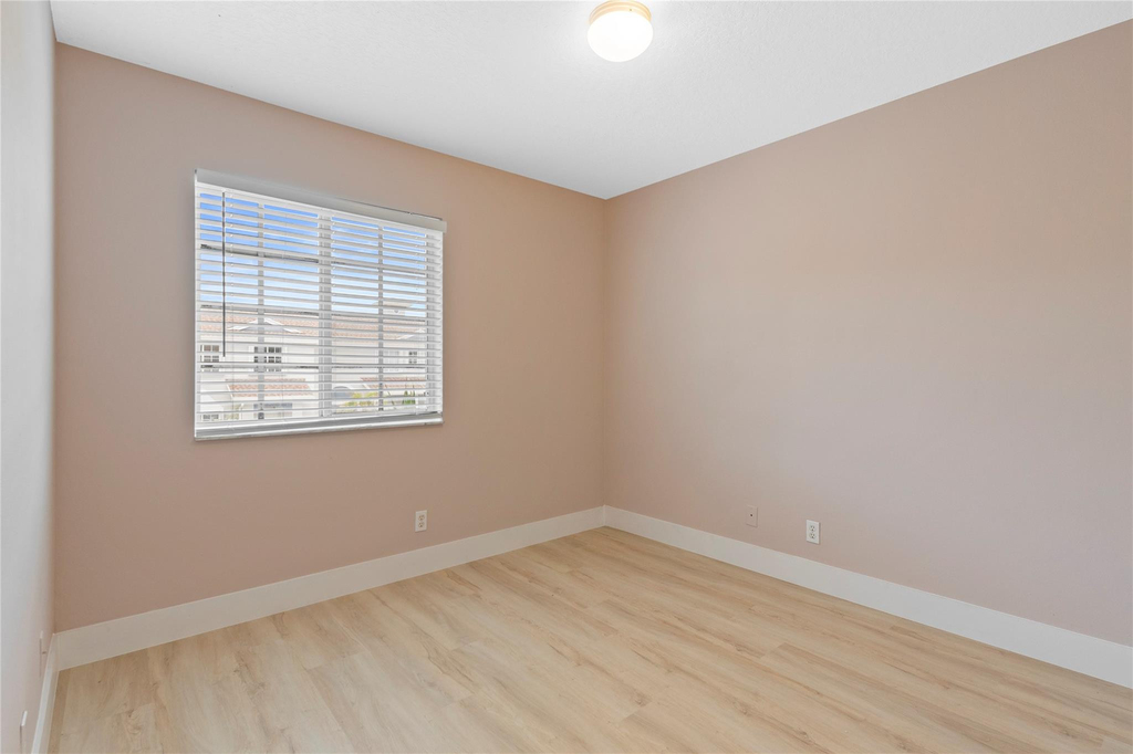1186 Sw 44th Avenue - Photo 9
