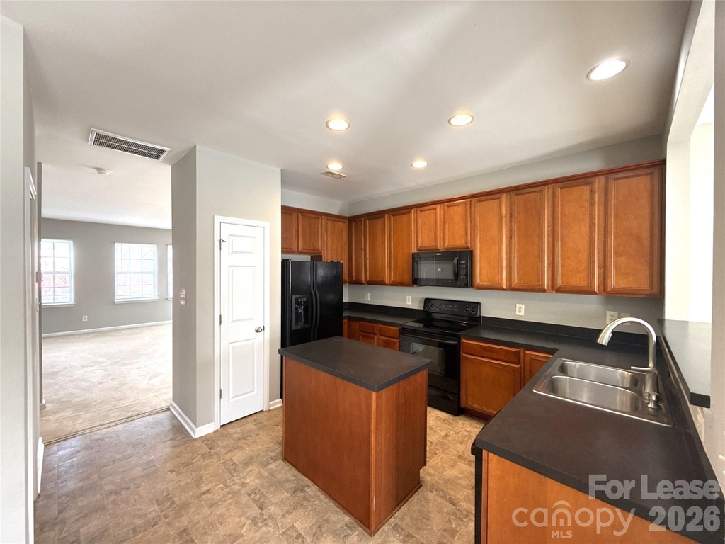 7023 Brighton Park Drive - Photo 6