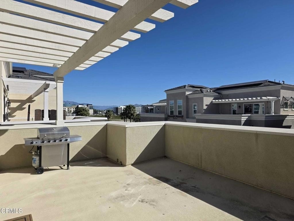 711 Winchester Drive - Photo 2