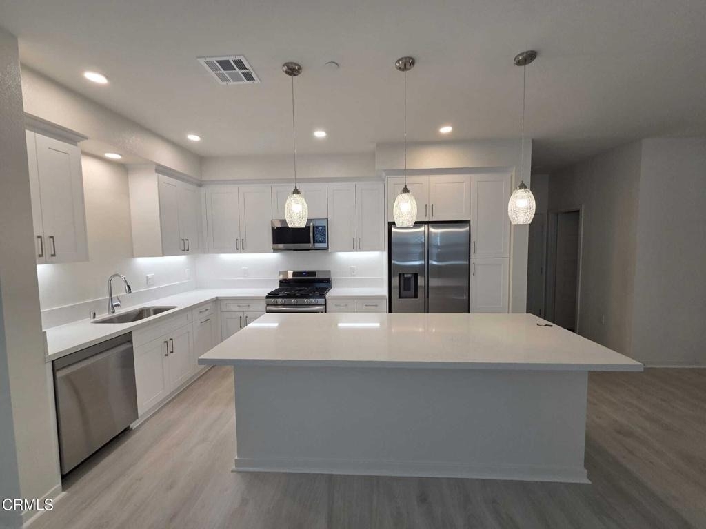 711 Winchester Drive - Photo 3