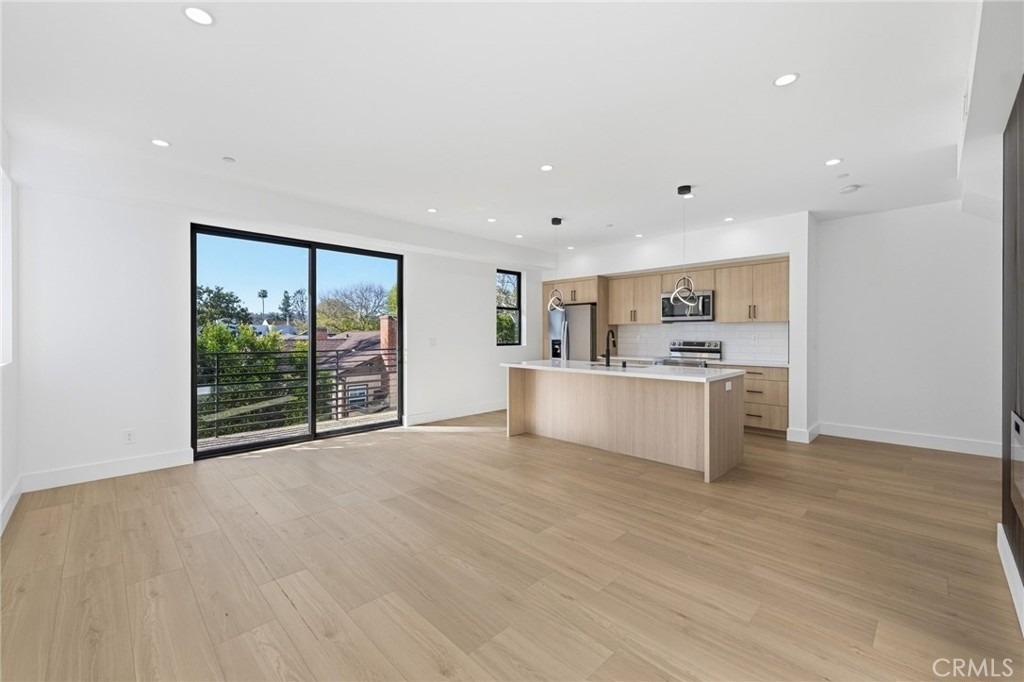 13602 Burbank Boulevard - Photo 0