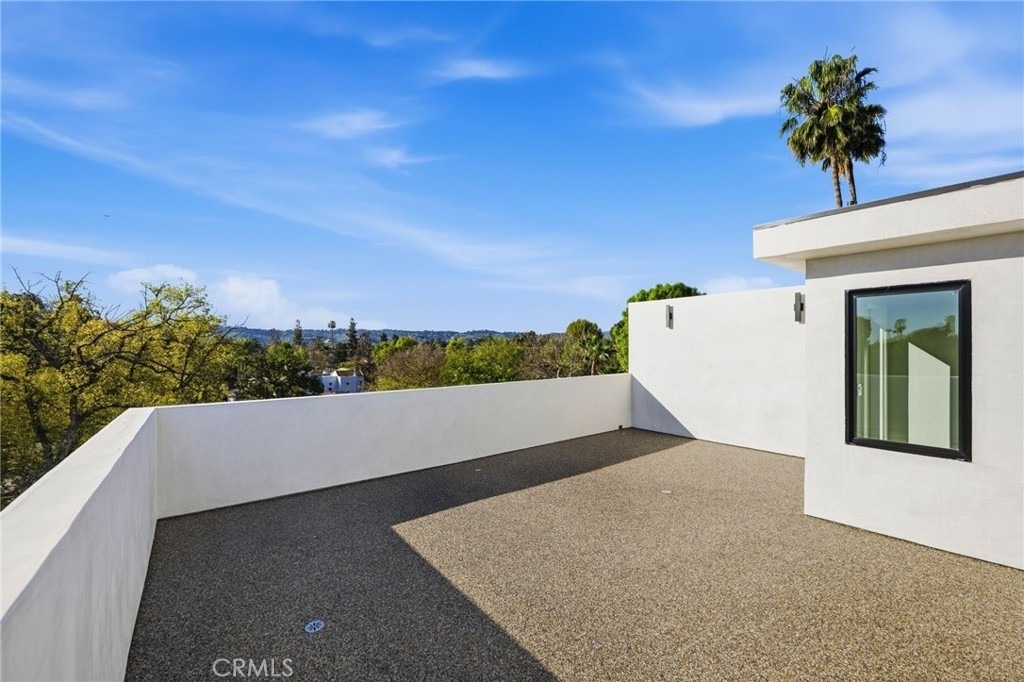 13602 Burbank Boulevard - Photo 16