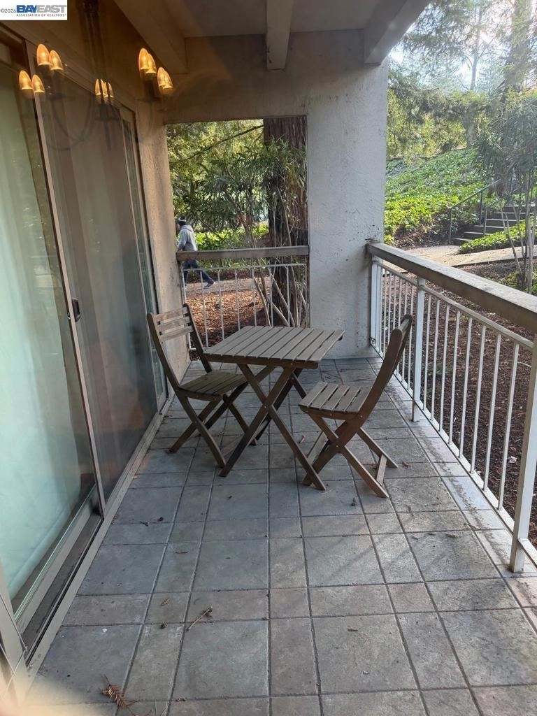320 N Civic Dr - Photo 15