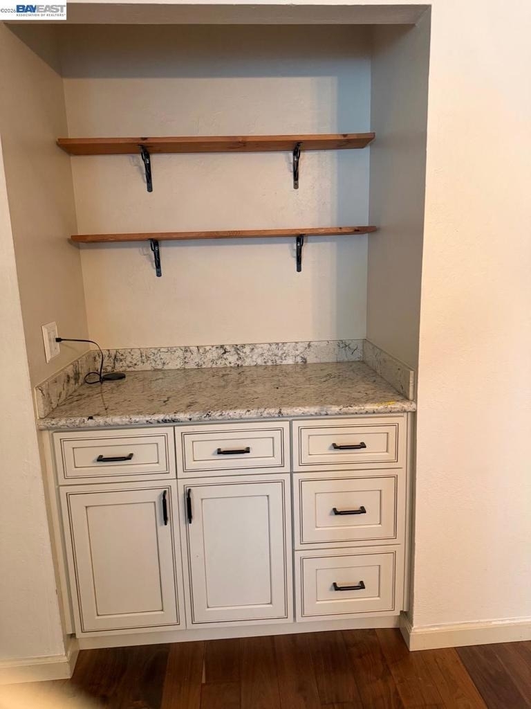 320 N Civic Dr - Photo 7