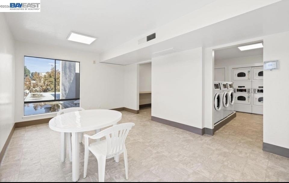 320 N Civic Dr - Photo 17