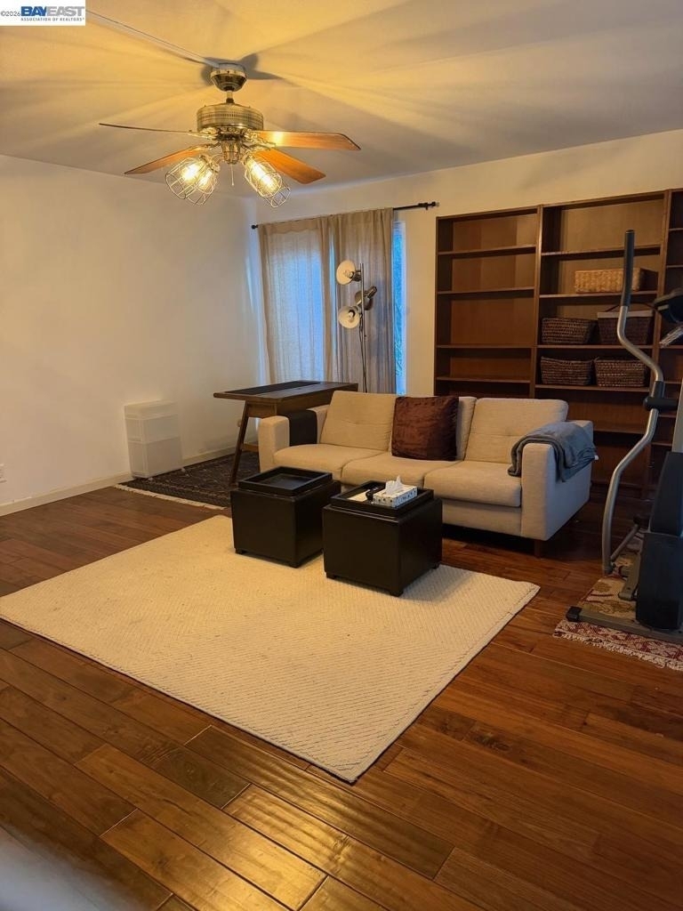 320 N Civic Dr - Photo 3