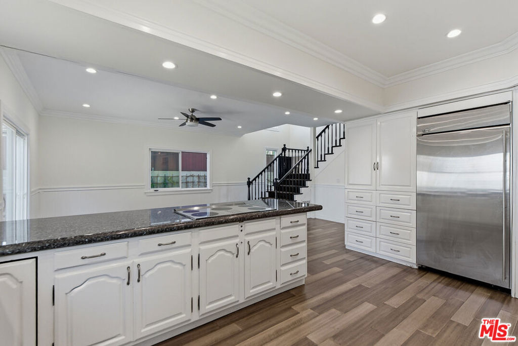 1301 Angelus Avenue - Photo 16