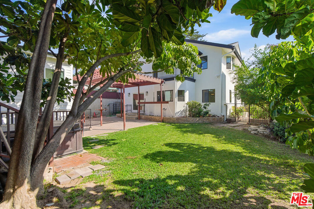 1301 Angelus Avenue - Photo 32