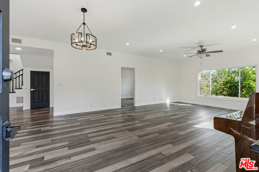 1301 Angelus Avenue - Photo 8