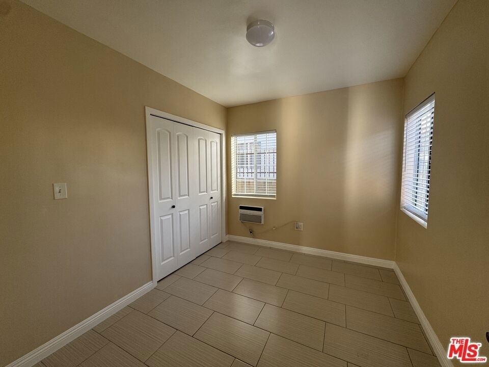 315 N Coronado Street - Photo 8