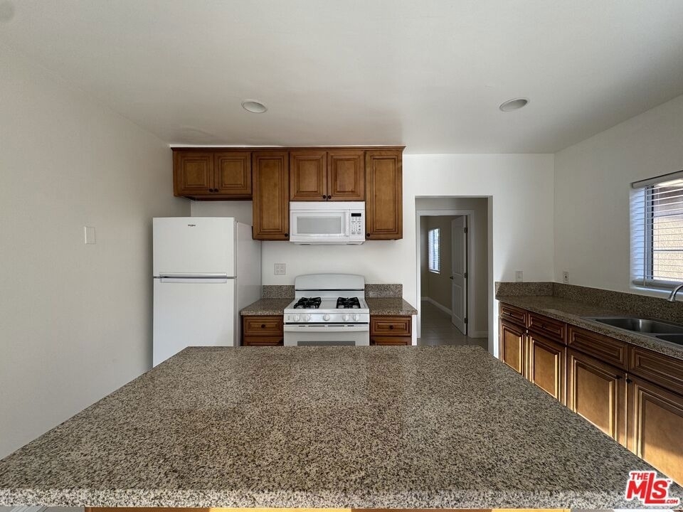 315 N Coronado Street - Photo 3