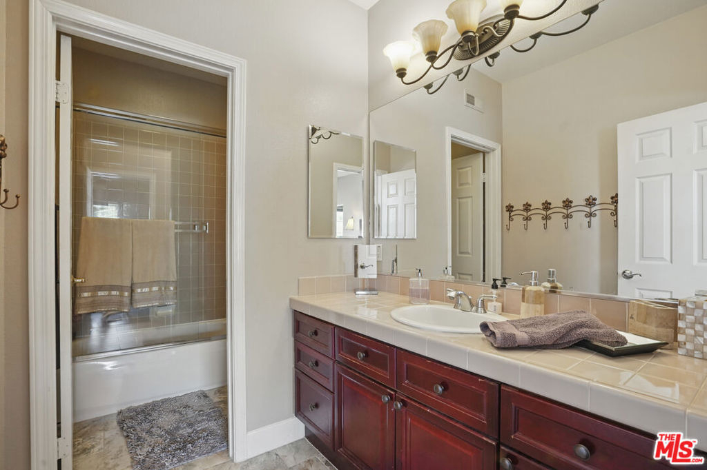 4040 Leighton Point Road - Photo 39