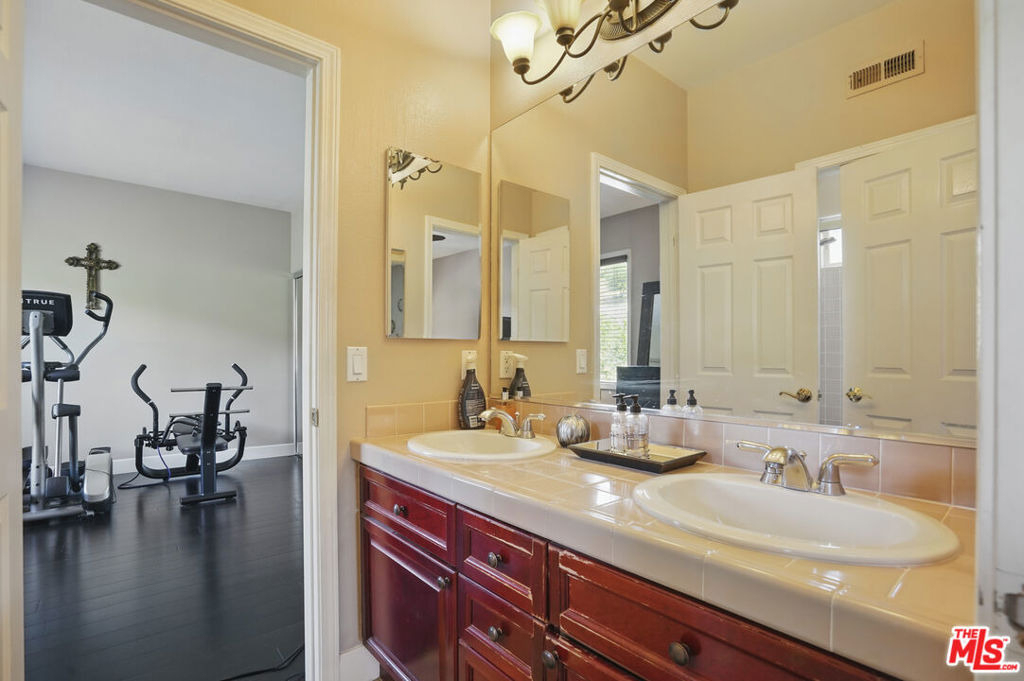 4040 Leighton Point Road - Photo 41