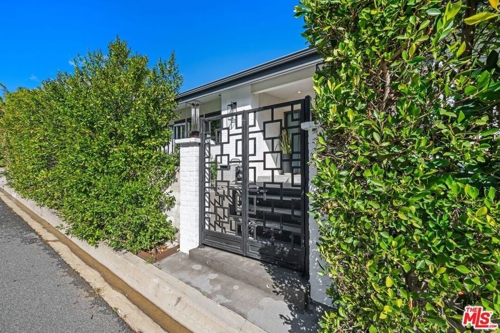 2120 San Ysidro Drive - Photo 1