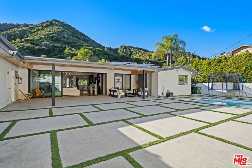 2120 San Ysidro Drive - Photo 33