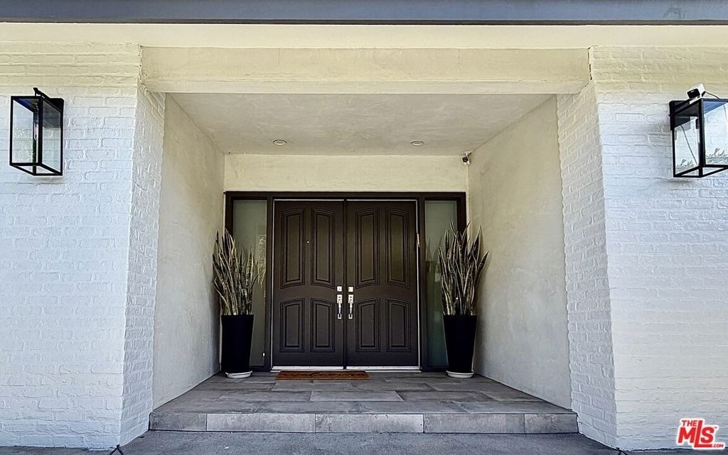 2120 San Ysidro Drive - Photo 3