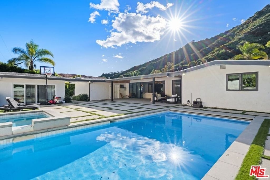 2120 San Ysidro Drive - Photo 0
