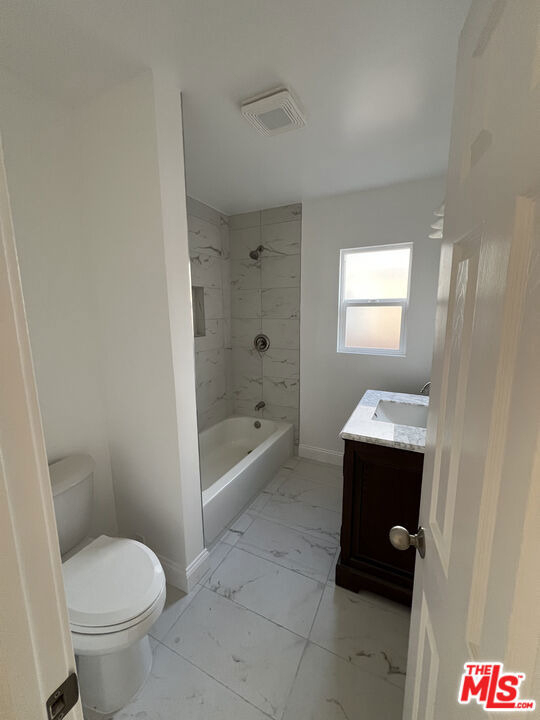 15605 S Berendo Avenue - Photo 19