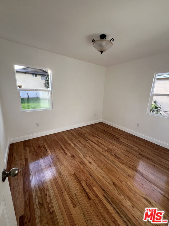 15605 S Berendo Avenue - Photo 17
