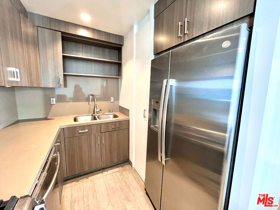 17350 W Sunset Boulevard - Photo 9