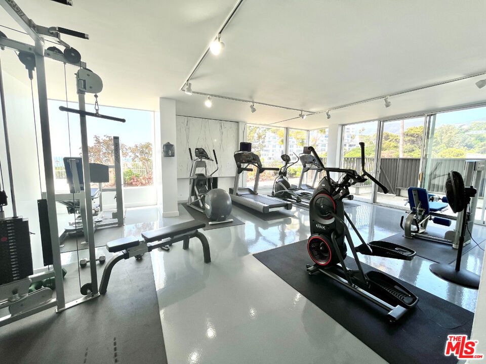 17350 W Sunset Boulevard - Photo 25