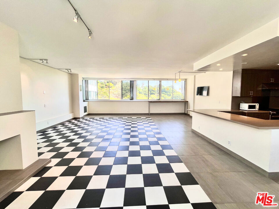 17350 W Sunset Boulevard - Photo 2