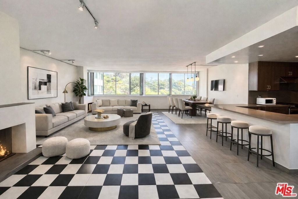 17350 W Sunset Boulevard - Photo 1