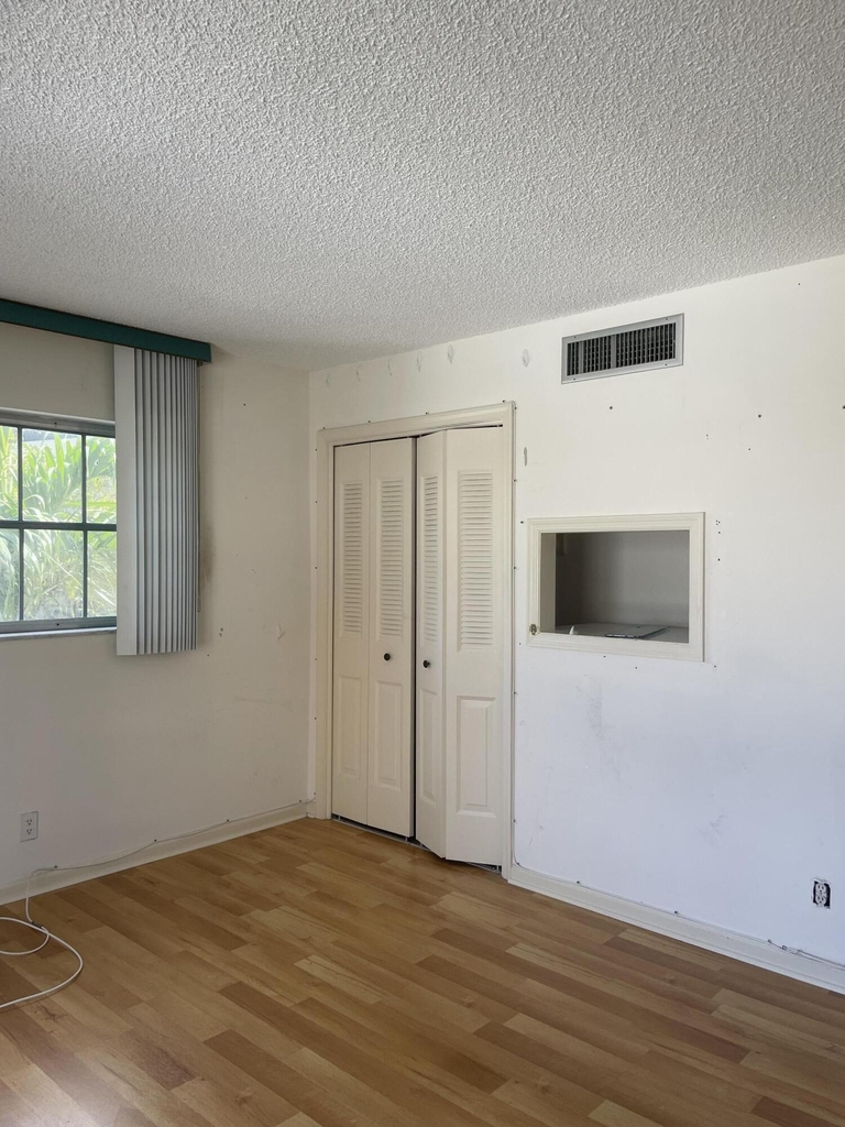 250 John F Kennedy Drive - Photo 10