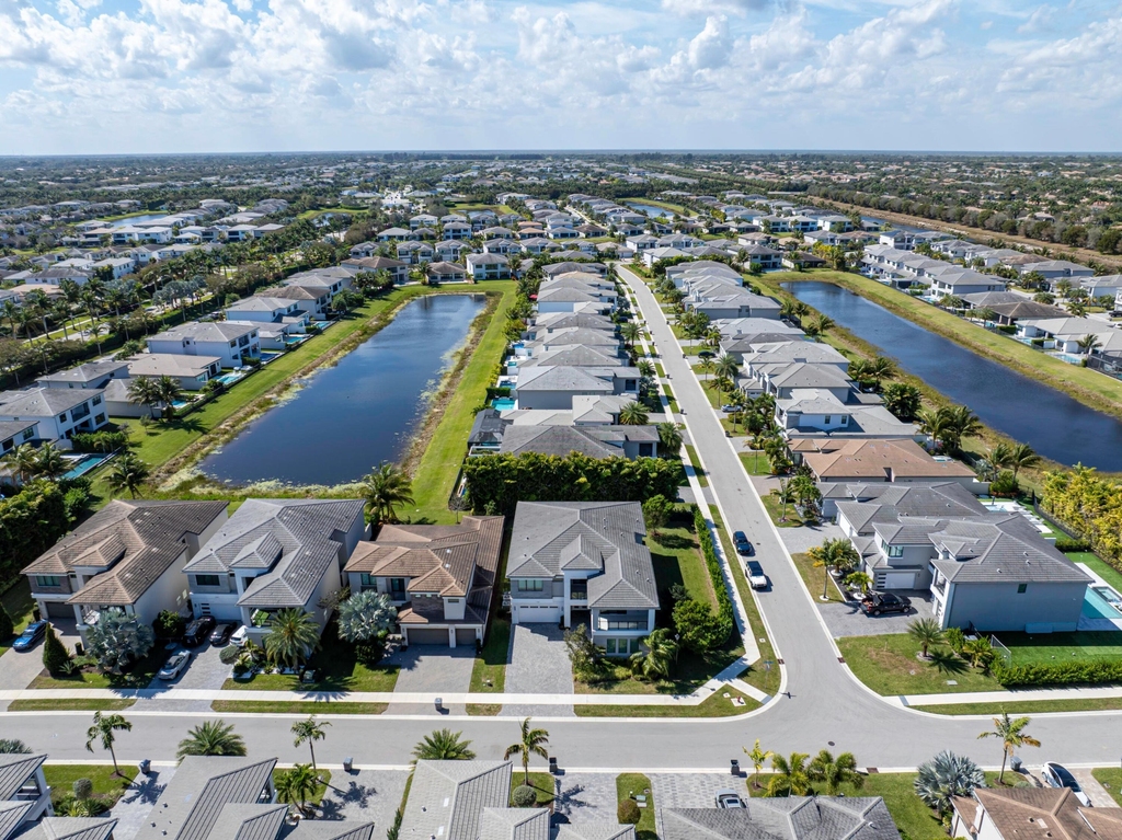 17081 Five Waters Avenue - Photo 5