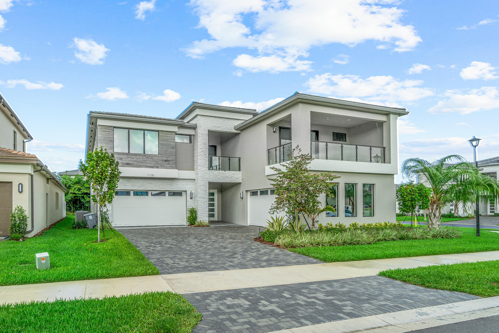17081 Five Waters Avenue - Photo 0