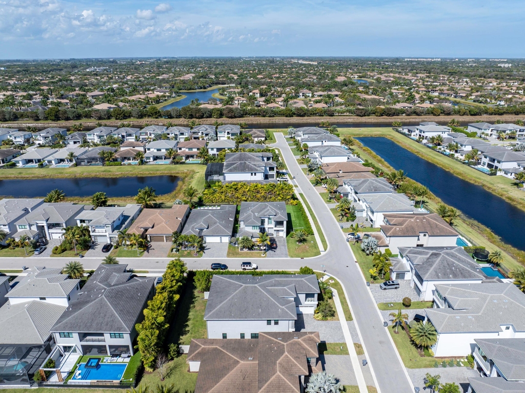 17081 Five Waters Avenue - Photo 8